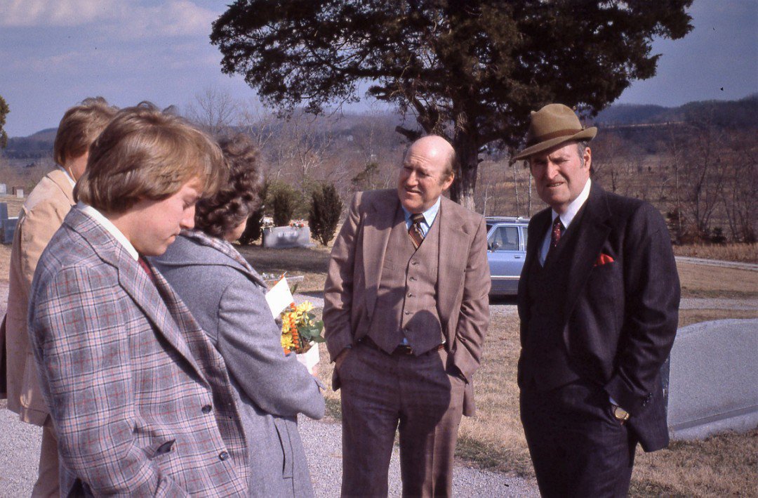 bell family-12311532228674536000..jpg